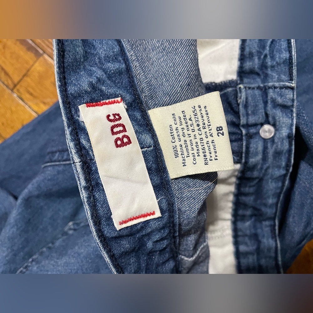 BDG 100% Cotton Wide Leg Flare Jeans - women’s size 28 - Picture 7 of 7